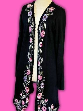 90’s Black Floral Embroidered Open-Front Women's Sweater duster